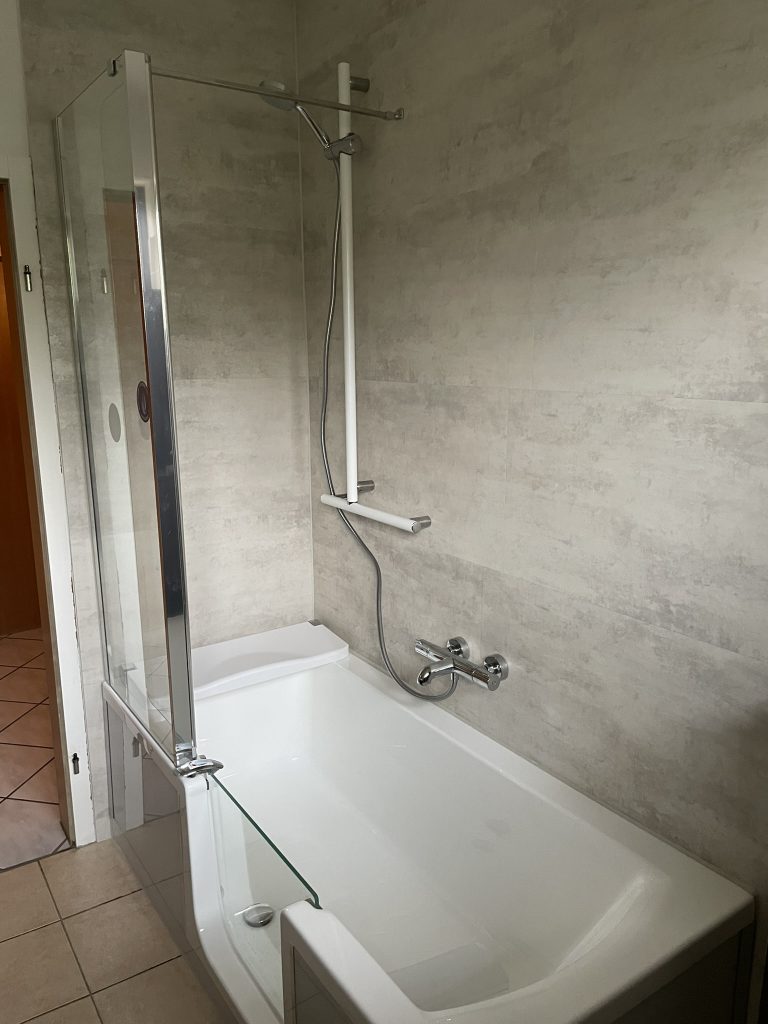 Barrierefreundliche Badewanne