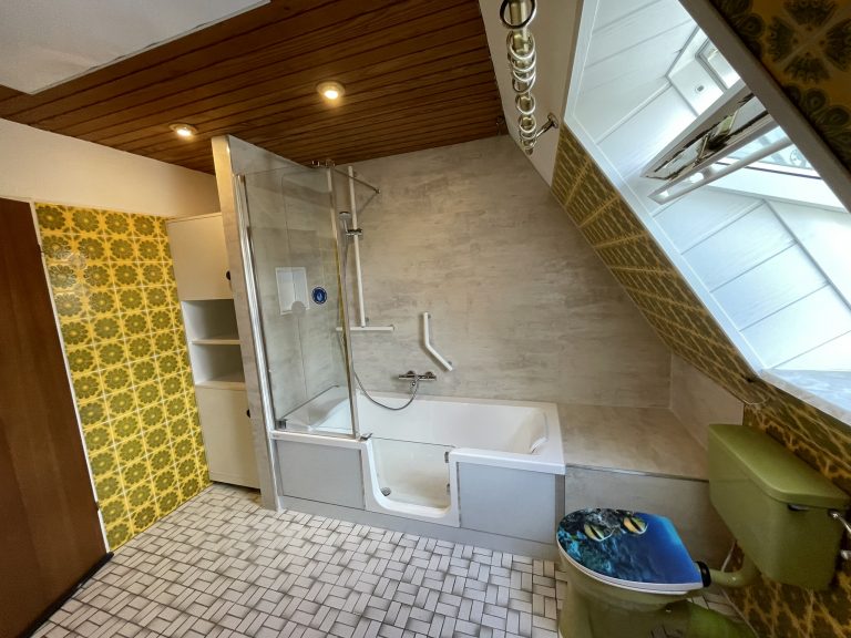 Barrierefreundliche Badewanne