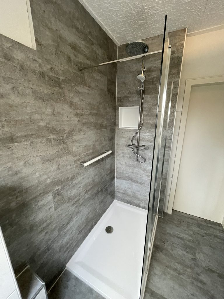 Barrierefreundliche Dusche