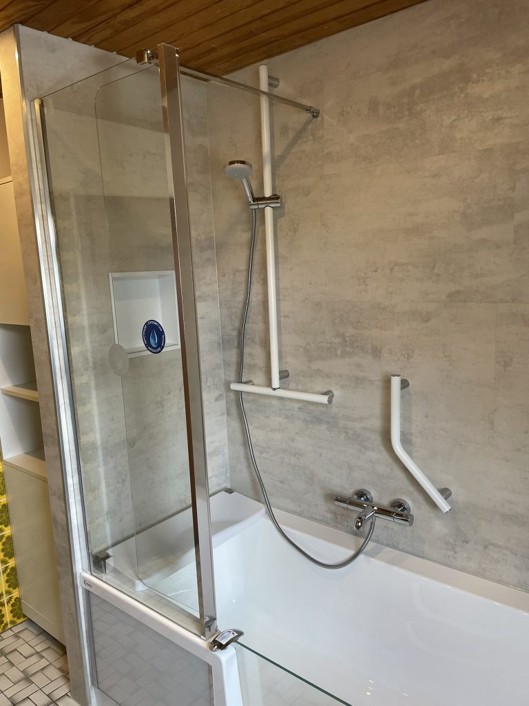 Barrierefreundliche Badewanne